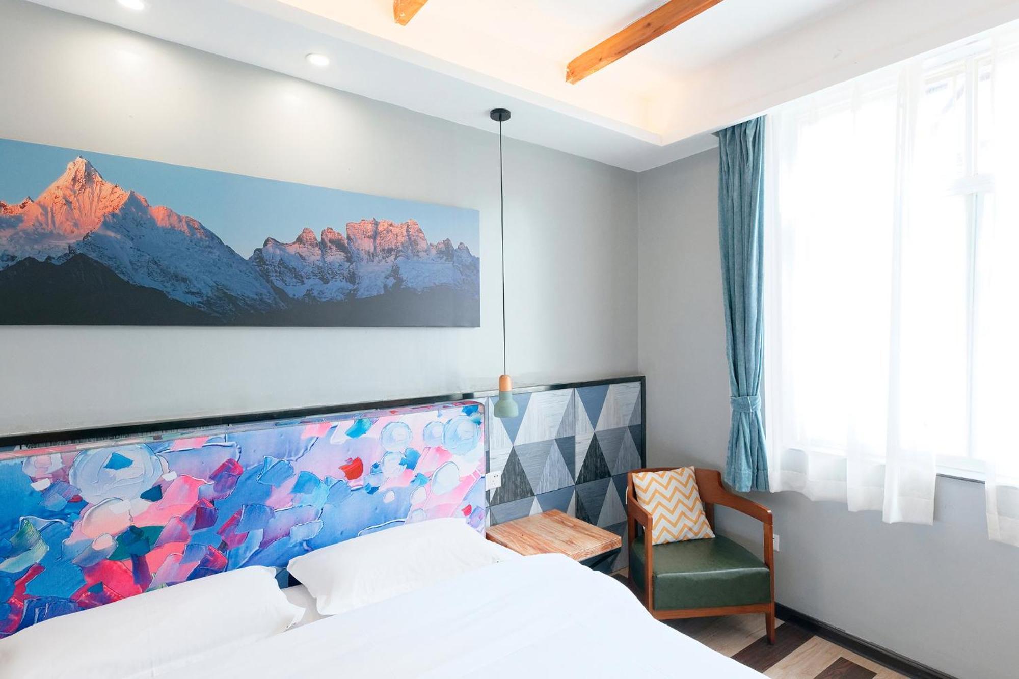 The Cloudland International Youth Hostel Close To The City Center,10 Min Walks To The Subway, Close To The Night Market, Old Street, Green Lake, English-Speaking Service, Free Activity Convenient Payment And Visa Cards Are Accepted Kunming Exterior photo