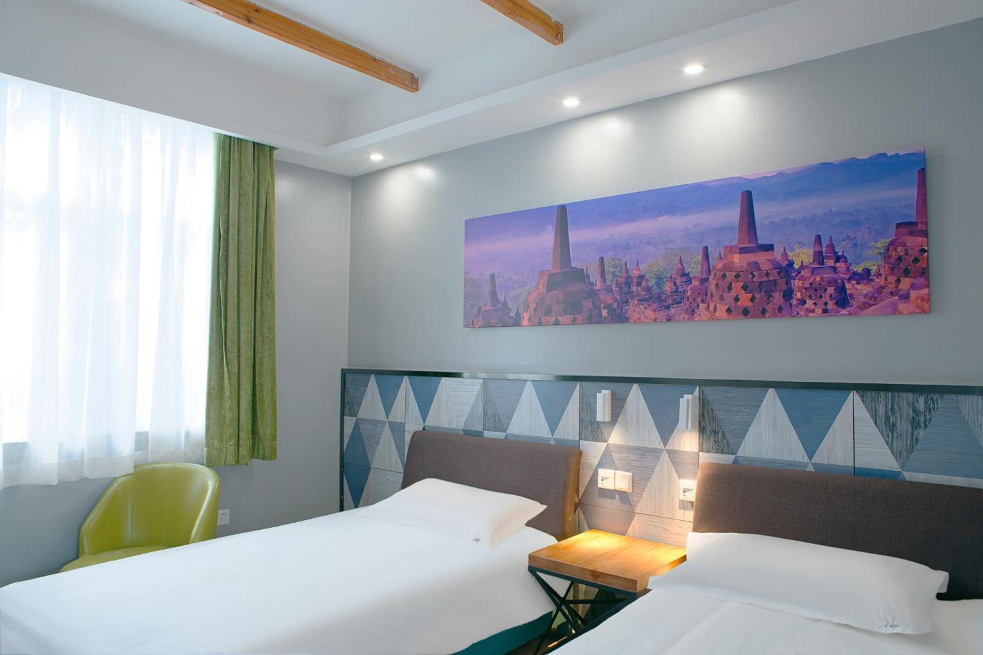 The Cloudland International Youth Hostel Close To The City Center,10 Min Walks To The Subway, Close To The Night Market, Old Street, Green Lake, English-Speaking Service, Free Activity Convenient Payment And Visa Cards Are Accepted Kunming Exterior photo