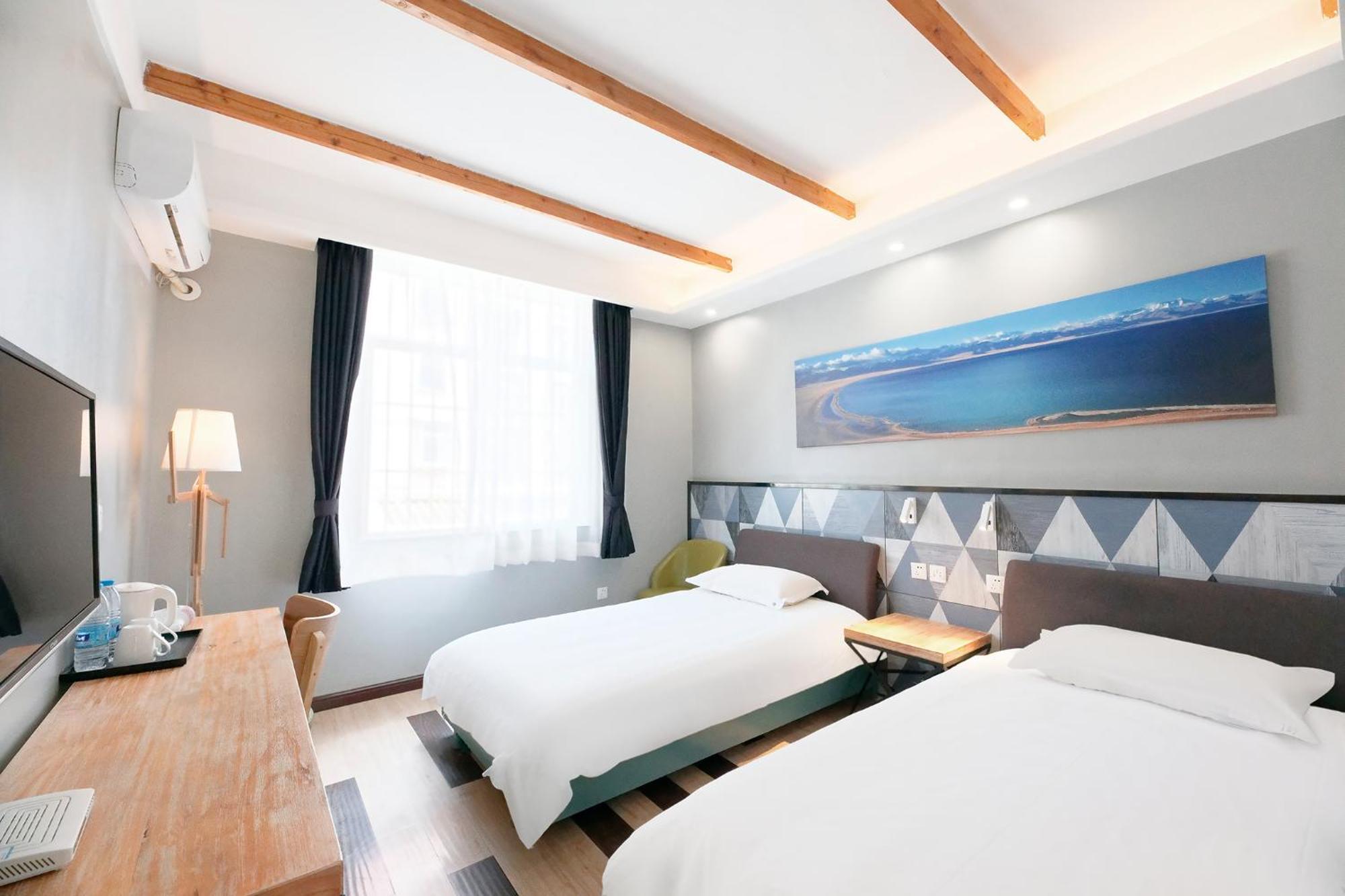 The Cloudland International Youth Hostel Close To The City Center,10 Min Walks To The Subway, Close To The Night Market, Old Street, Green Lake, English-Speaking Service, Free Activity Convenient Payment And Visa Cards Are Accepted Kunming Exterior photo