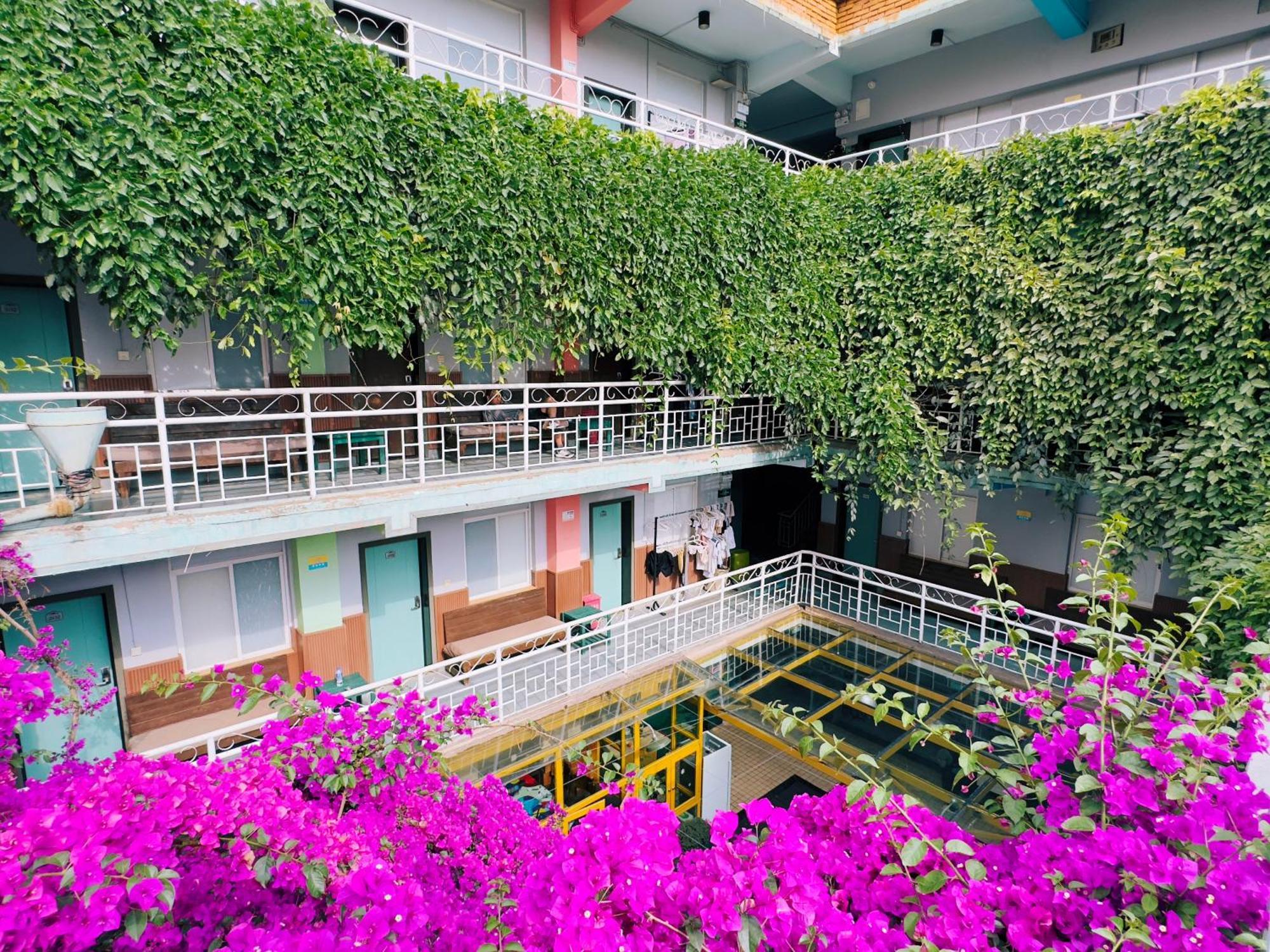 The Cloudland International Youth Hostel Close To The City Center,10 Min Walks To The Subway, Close To The Night Market, Old Street, Green Lake, English-Speaking Service, Free Activity Convenient Payment And Visa Cards Are Accepted Kunming Exterior photo