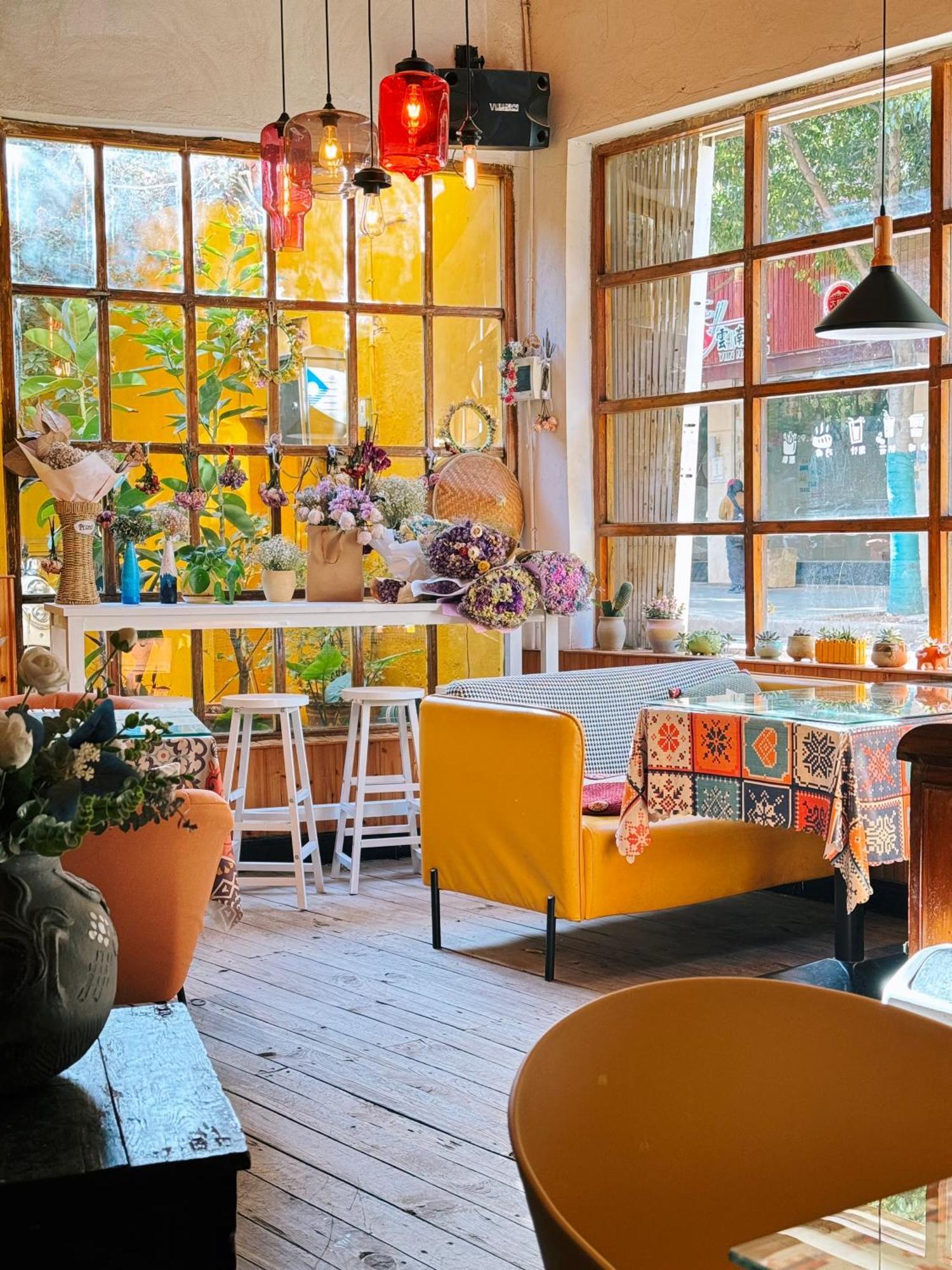 The Cloudland International Youth Hostel Close To The City Center,10 Min Walks To The Subway, Close To The Night Market, Old Street, Green Lake, English-Speaking Service, Free Activity Convenient Payment And Visa Cards Are Accepted Kunming Exterior photo